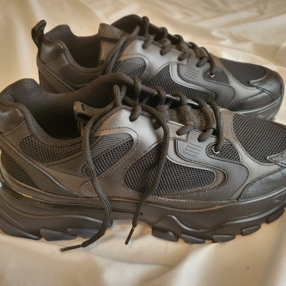 ASOS SNEAKERS SIZE 12.